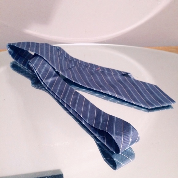 John Varvatos Diagonal Stripe Gray Blue Silk Tie - Picture 1 of 1